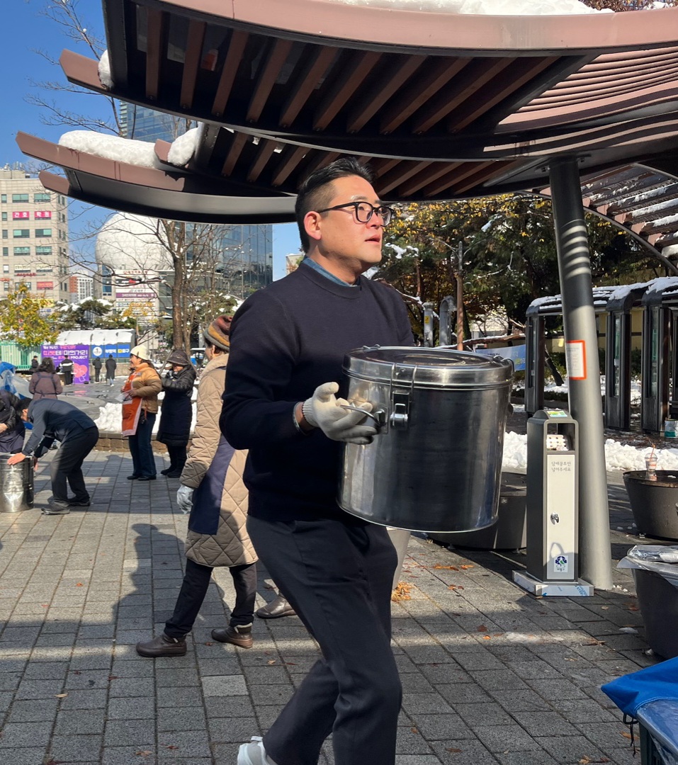 (사진4) 사랑의 빨간 밥차 봉사활동.jpg