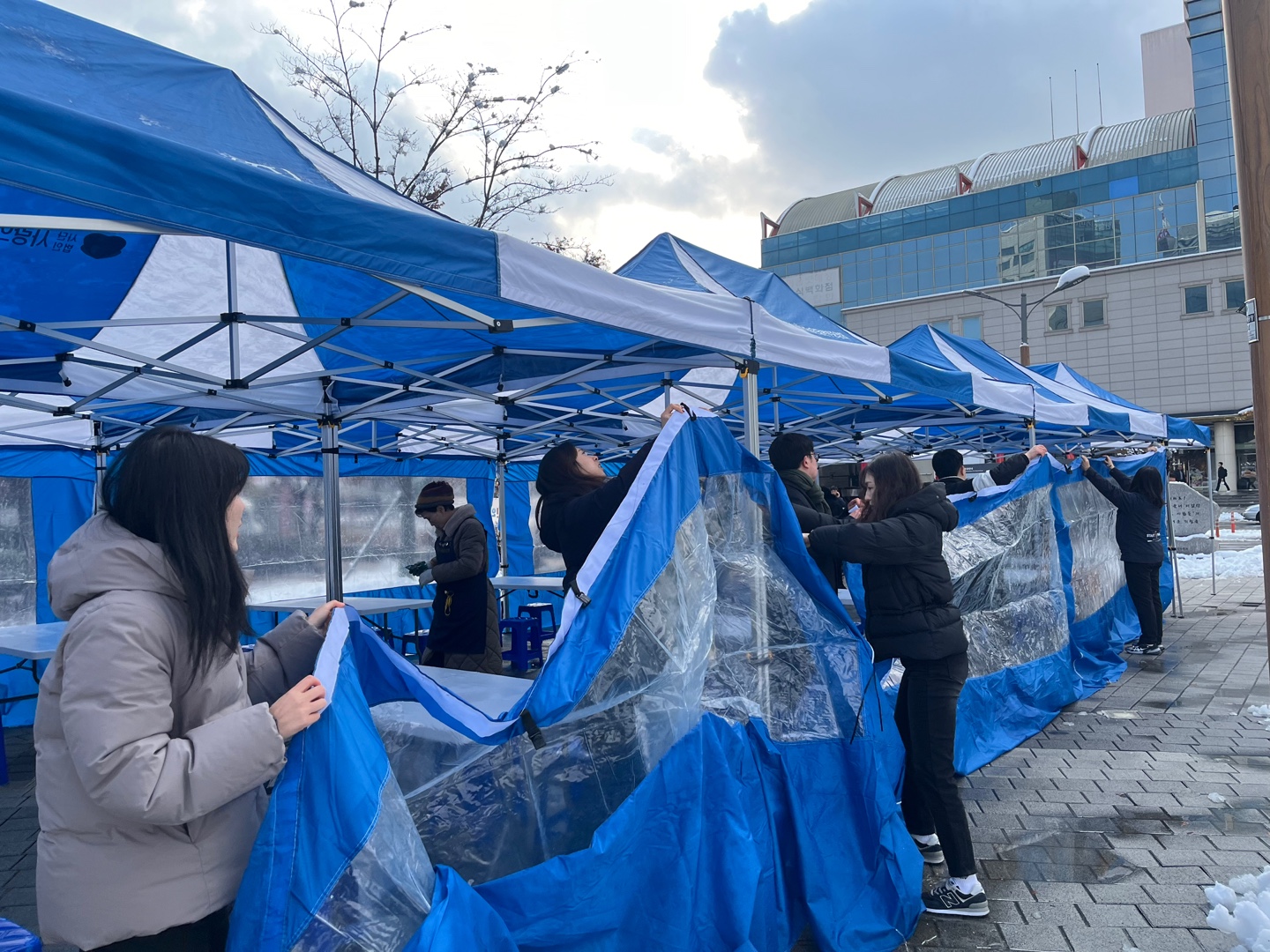 (사진3) 사랑의 빨간 밥차 봉사활동.jpg